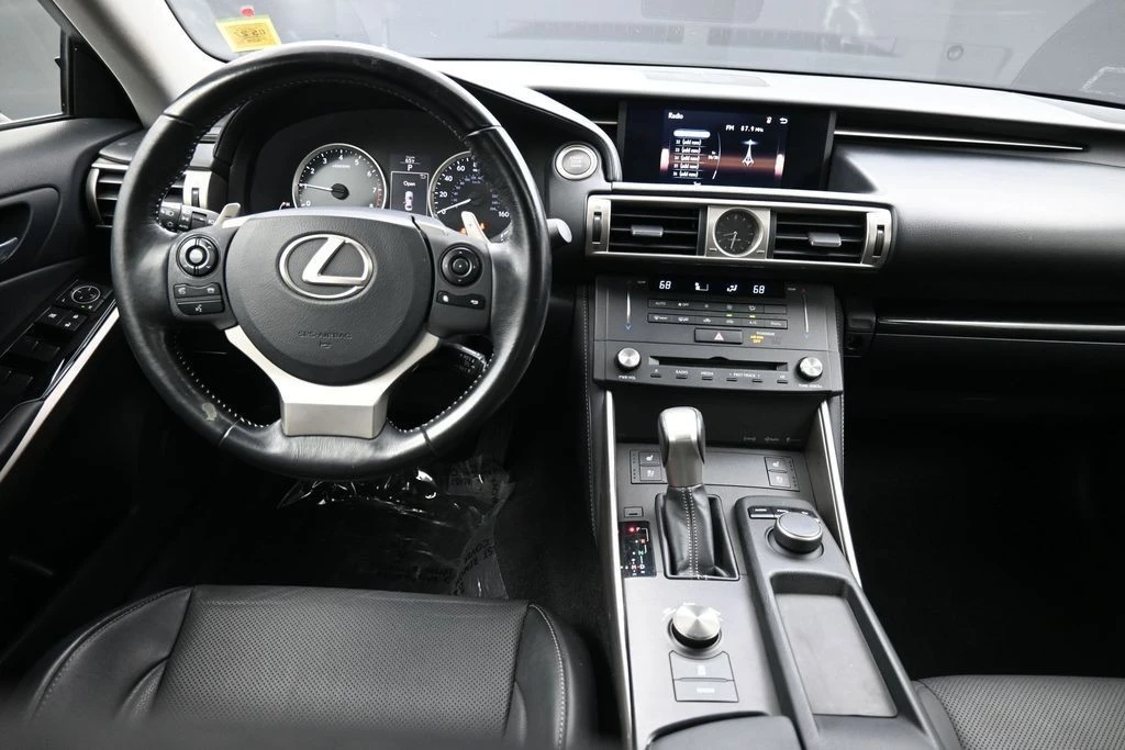 2016 Lexus IS 3rd Gen - Image 21 of 31