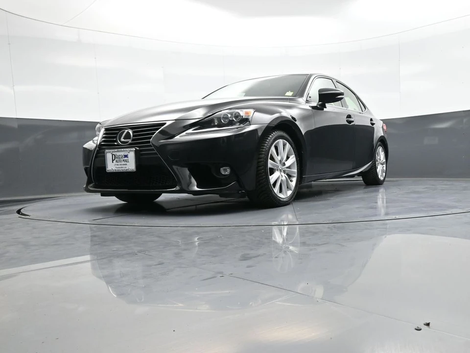 2016 Lexus IS 3rd Gen - Image 27 of 31