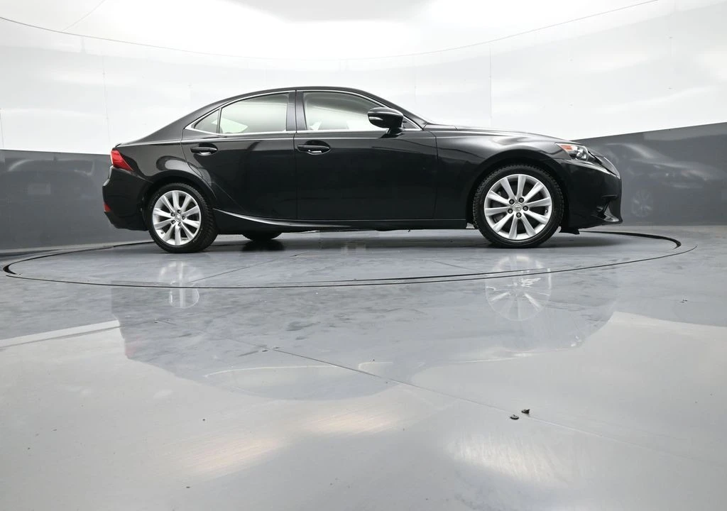 2016 Lexus IS 3rd Gen - Image 30 of 31