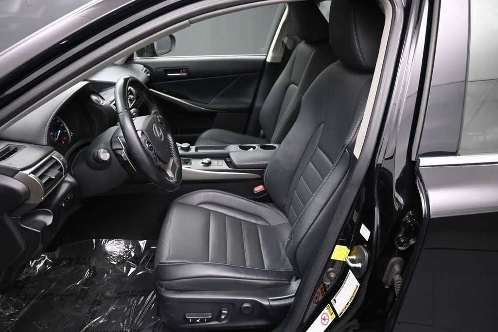 2016 Lexus IS 3rd Gen - Image 20 of 31