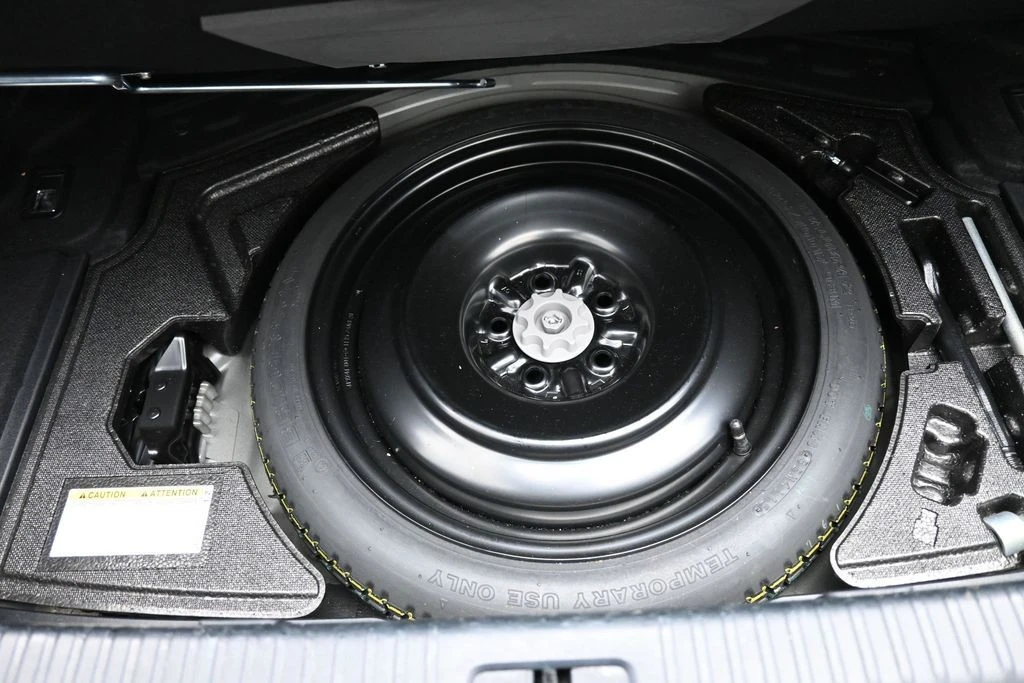 2016 Lexus IS 3rd Gen - Image 24 of 31