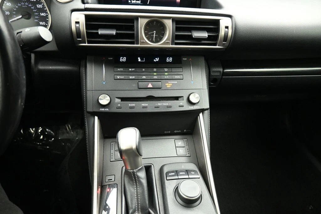 2016 Lexus IS 3rd Gen - Image 17 of 31