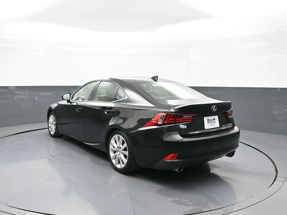 2016 Lexus IS 3rd Gen - Image 8 of 31