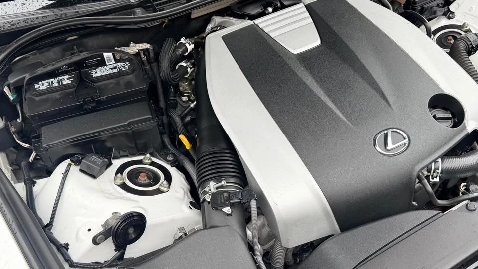 2016 Lexus IS 3rd Gen - Image 18 of 20