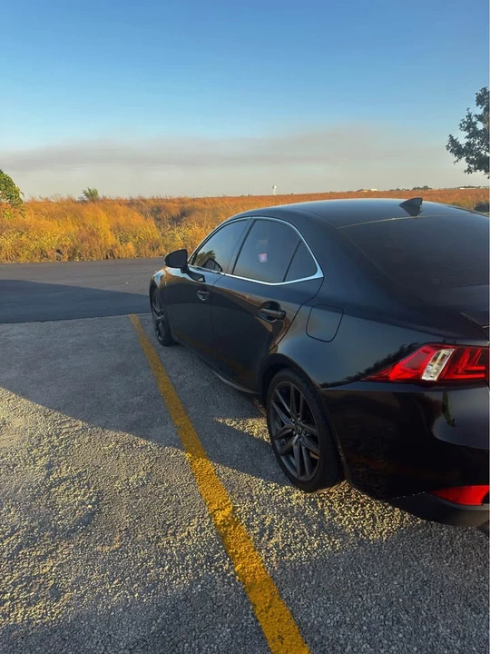 2016 Lexus IS 3rd Gen - Image 4 of 9