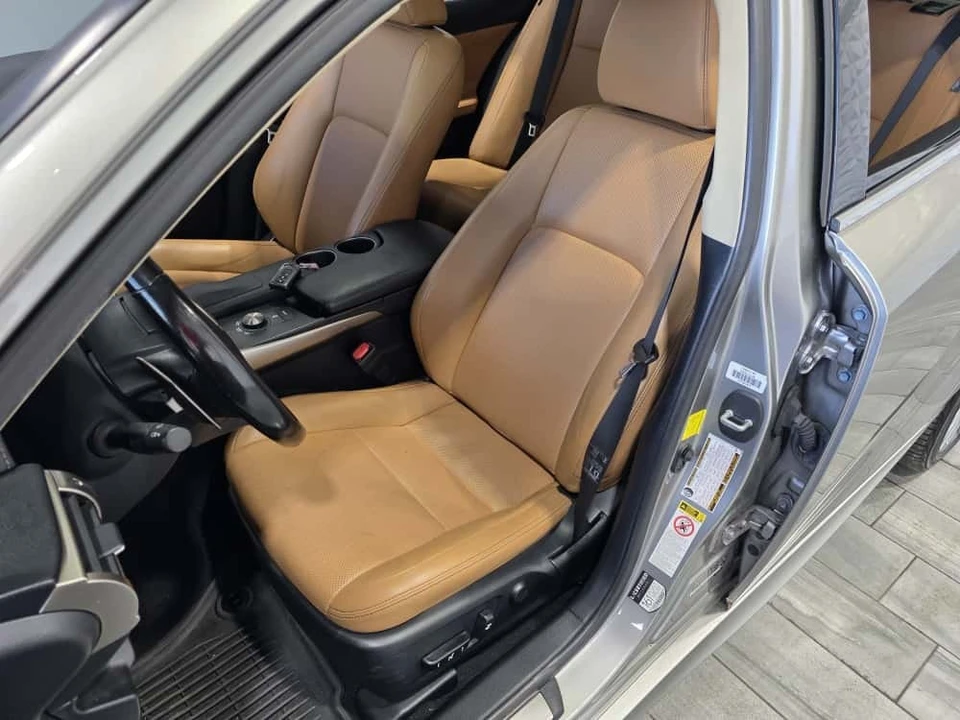 2016 Lexus IS 3rd Gen - Image 18 of 21