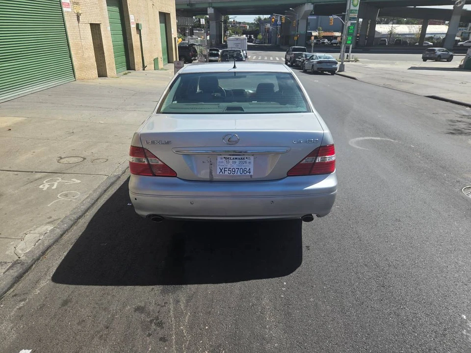 2016 Lexus LS 4th Gen - Image 5 of 8