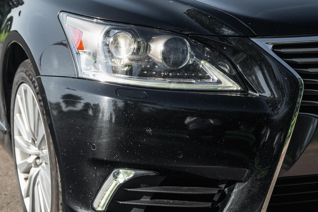 2016 Lexus LS 4th Gen - Image 28 of 31