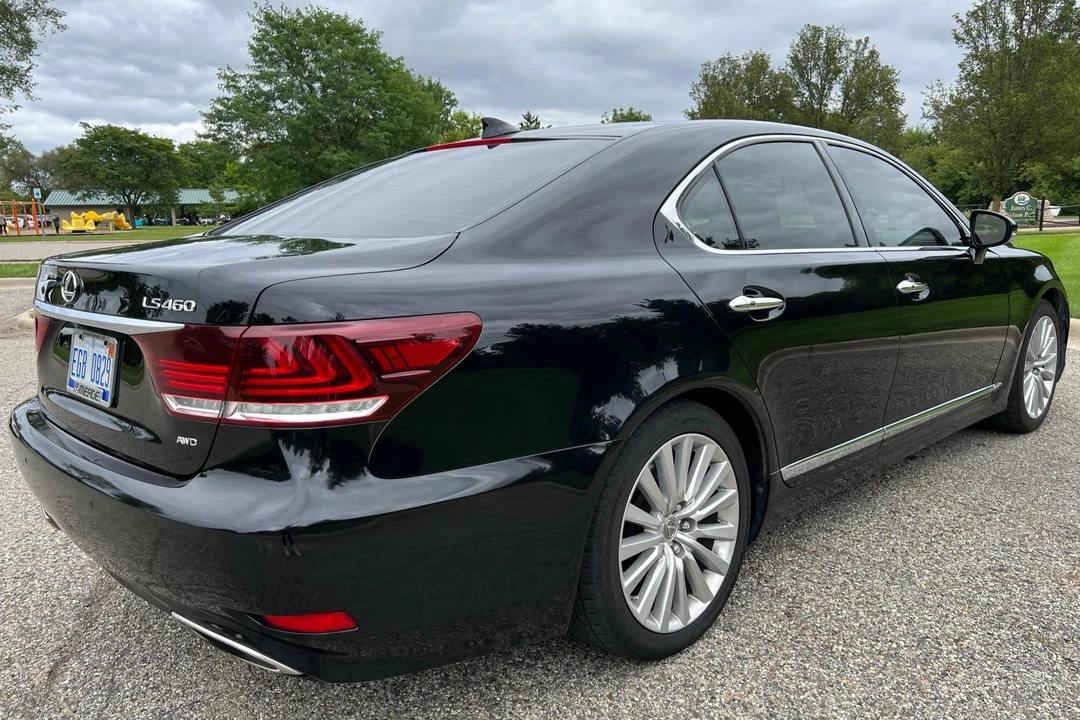 2016 Lexus LS 4th Gen - Image 4 of 31
