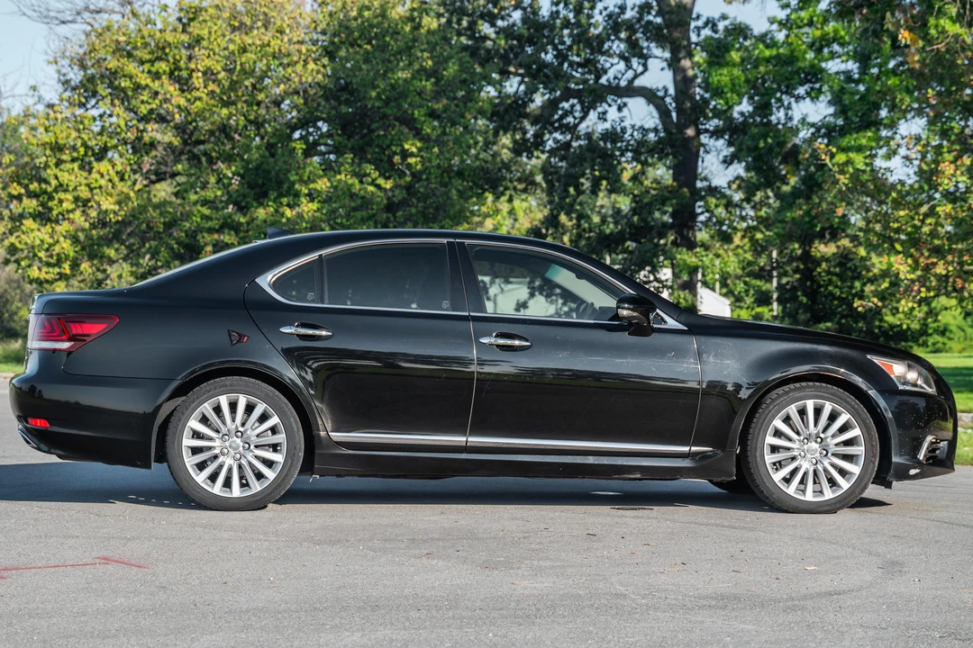 2016 Lexus LS 4th Gen - Image 3 of 31