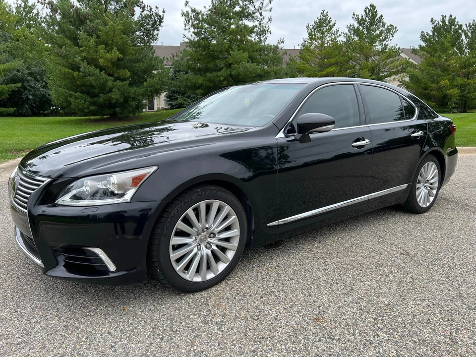 2016 Lexus LS 4th Gen - Image 9 of 31