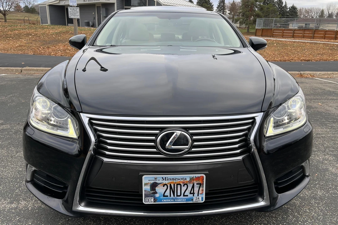 2016 Lexus LS 4th Gen - Image 2 of 31