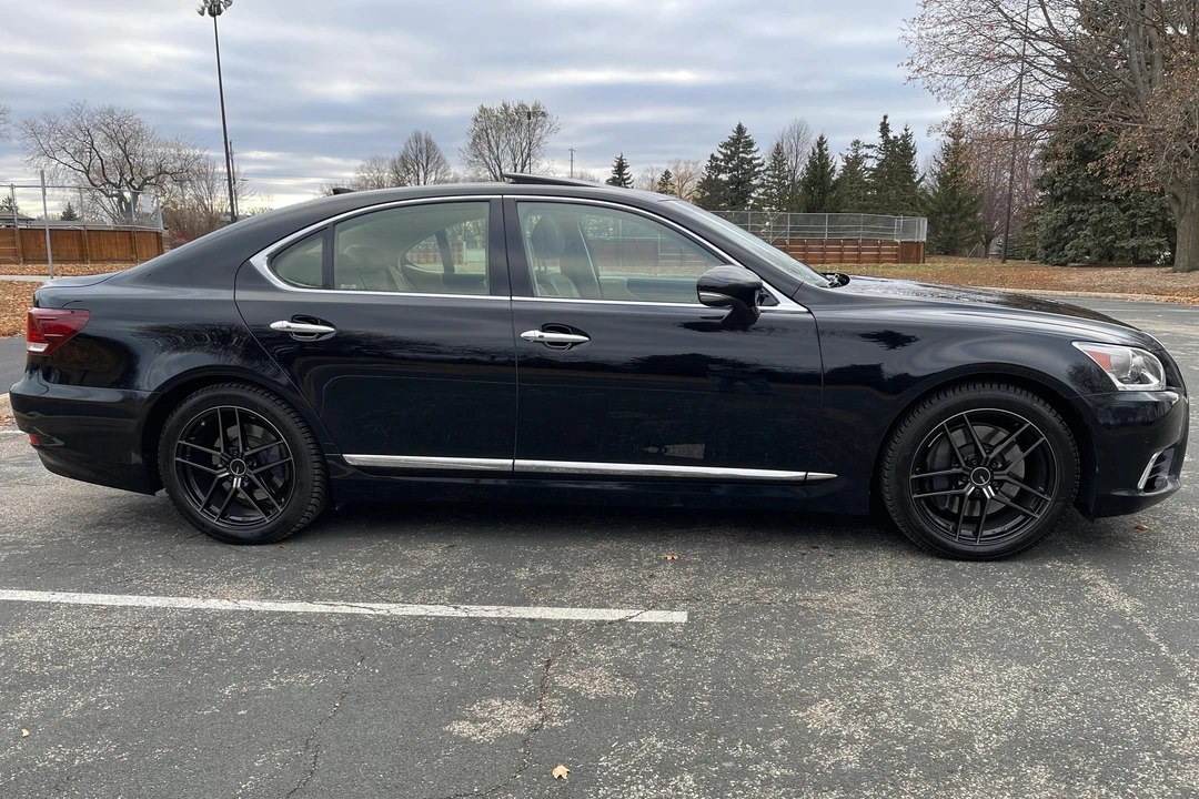 2016 Lexus LS 4th Gen - Image 3 of 31