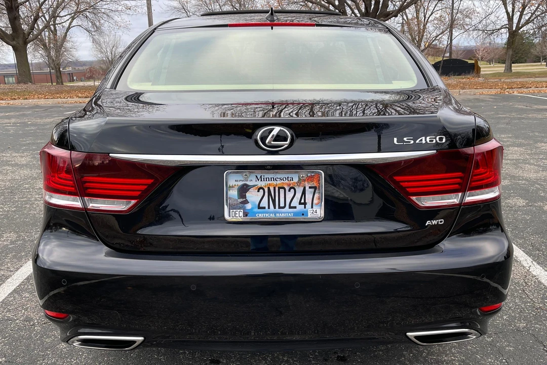 2016 Lexus LS 4th Gen - Image 5 of 31