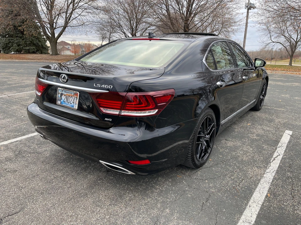 2016 Lexus LS 4th Gen - Image 21 of 31