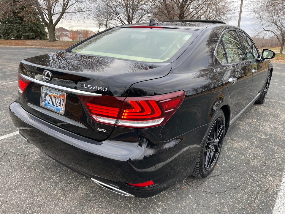 2016 Lexus LS 4th Gen - Image 20 of 31