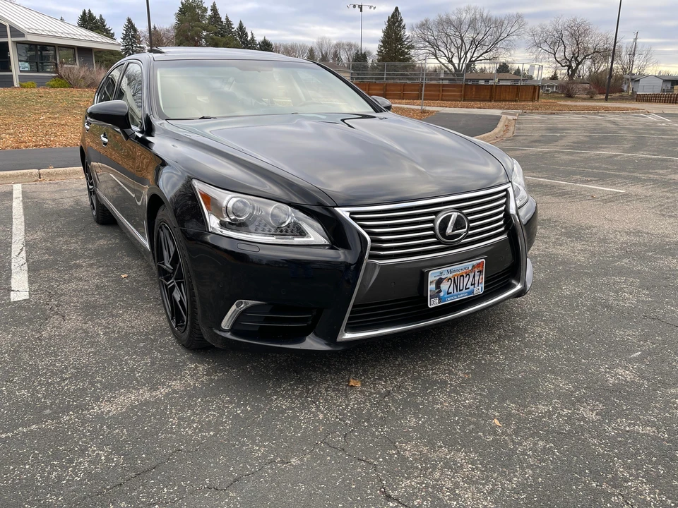 2016 Lexus LS 4th Gen - Image 31 of 31