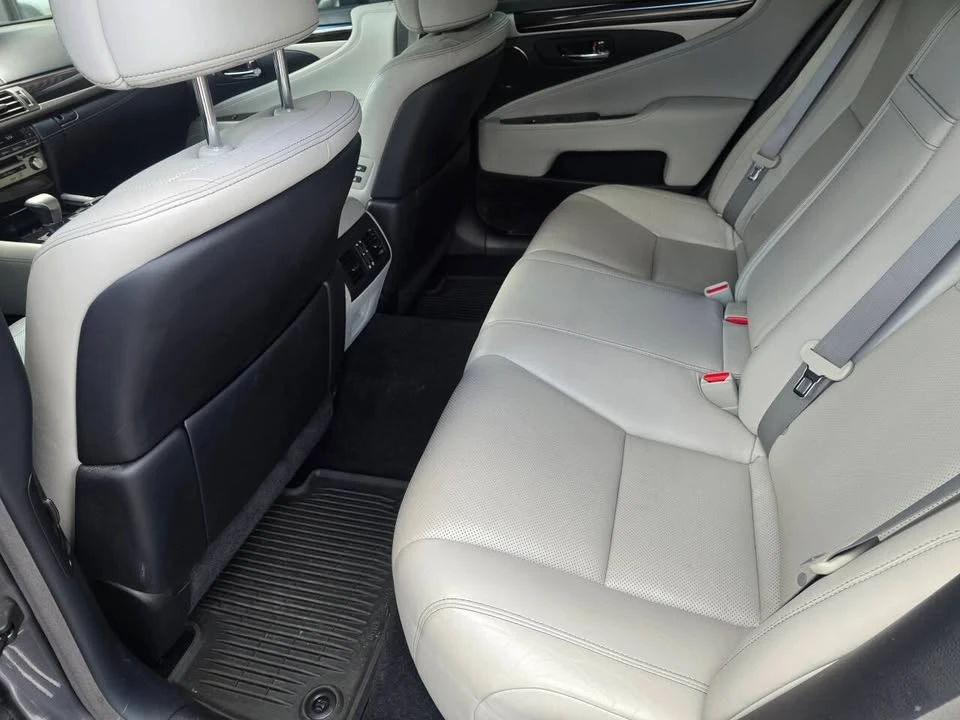 2016 Lexus LS 4th Gen - Image 9 of 15