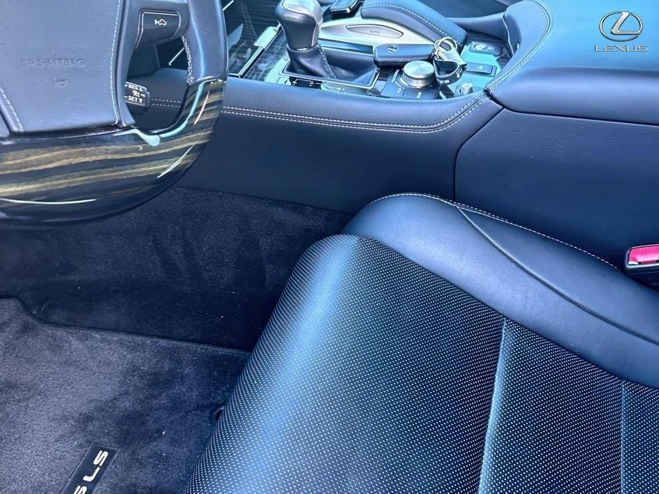 2016 Lexus LS 4th Gen - Image 16 of 20