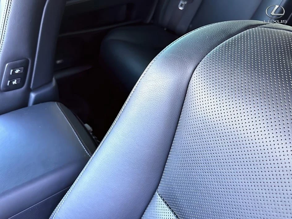 2016 Lexus LS 4th Gen - Image 18 of 20