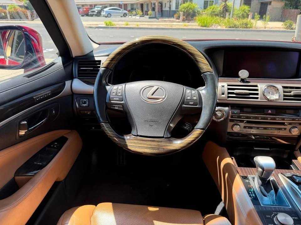 2016 Lexus LS 4th Gen - Image 14 of 20