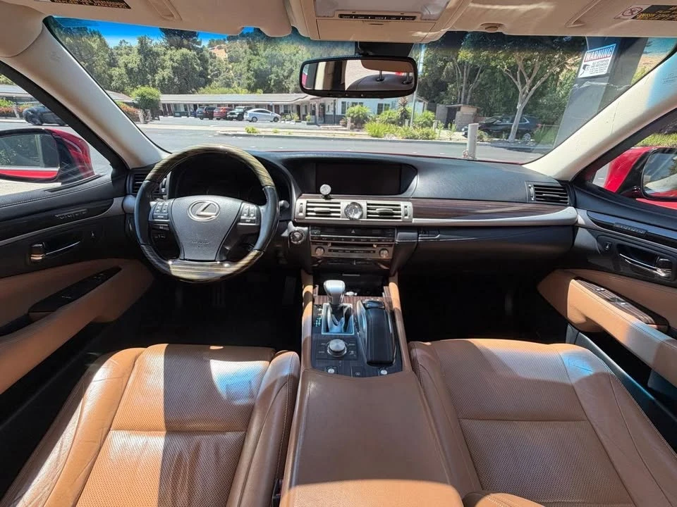 2016 Lexus LS 4th Gen - Image 13 of 20