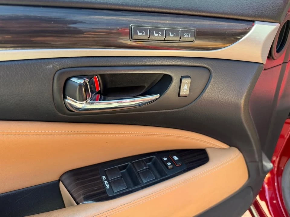 2016 Lexus LS 4th Gen - Image 19 of 20