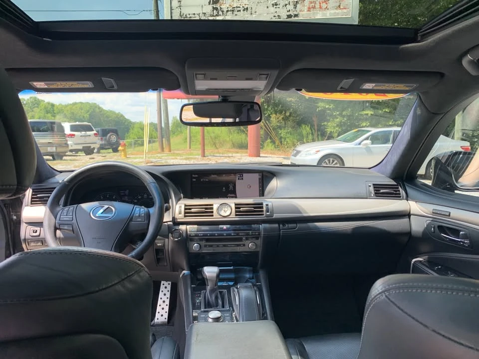 2016 Lexus LS 4th Gen - Image 8 of 13