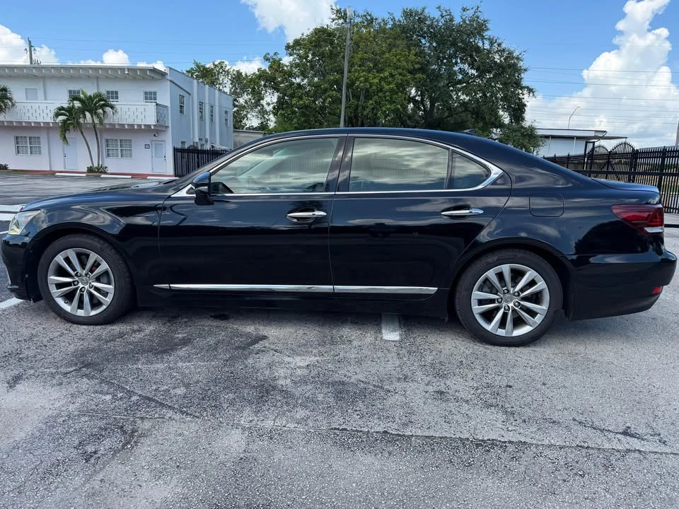2016 Lexus LS 4th Gen - Image 2 of 11