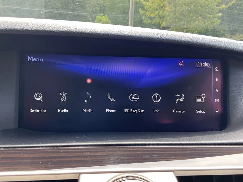 2016 Lexus LS 4th Gen - Image 15 of 20
