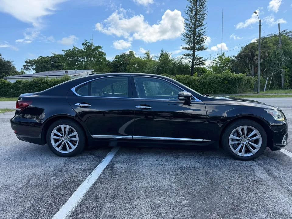 2016 Lexus LS 4th Gen - Image 11 of 11