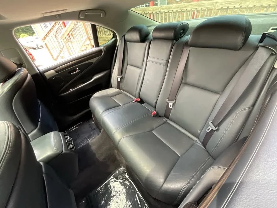 2016 Lexus LS 4th Gen - Image 17 of 20
