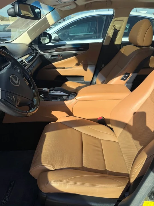 2016 Lexus LS 4th Gen - Image 5 of 9