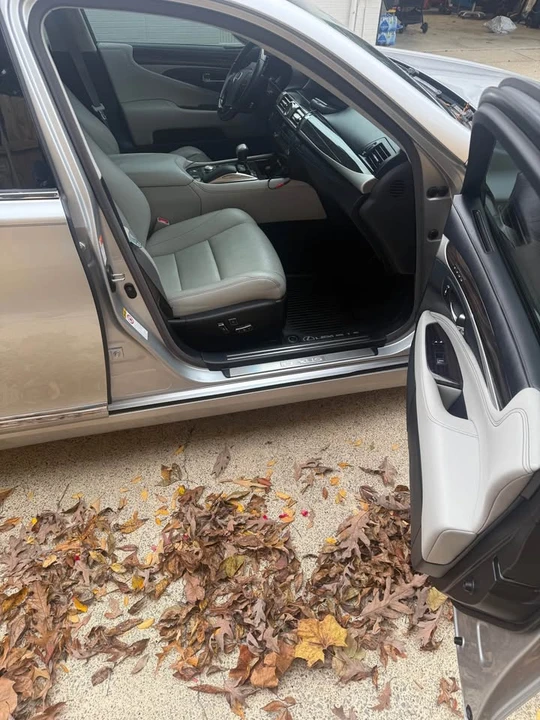 2016 Lexus LS 4th Gen - Image 8 of 9