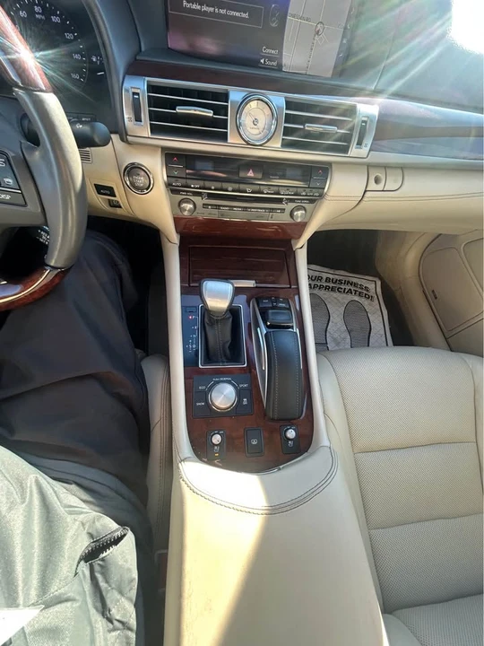 2016 Lexus LS 4th Gen - Image 12 of 15