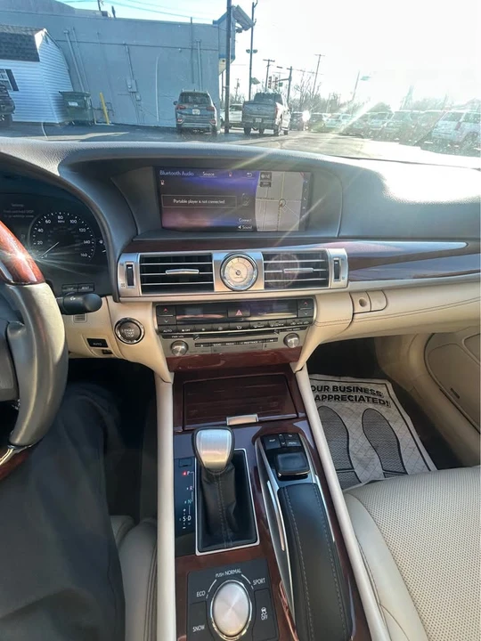 2016 Lexus LS 4th Gen - Image 11 of 15