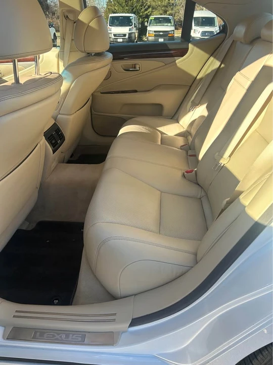 2016 Lexus LS 4th Gen - Image 15 of 15