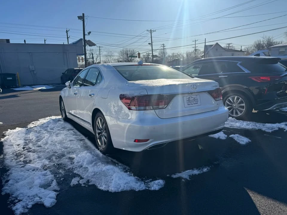 2016 Lexus LS 4th Gen - Image 4 of 5
