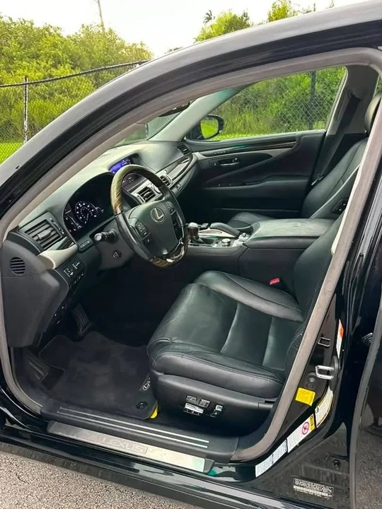 2016 Lexus LS 4th Gen - Image 9 of 20
