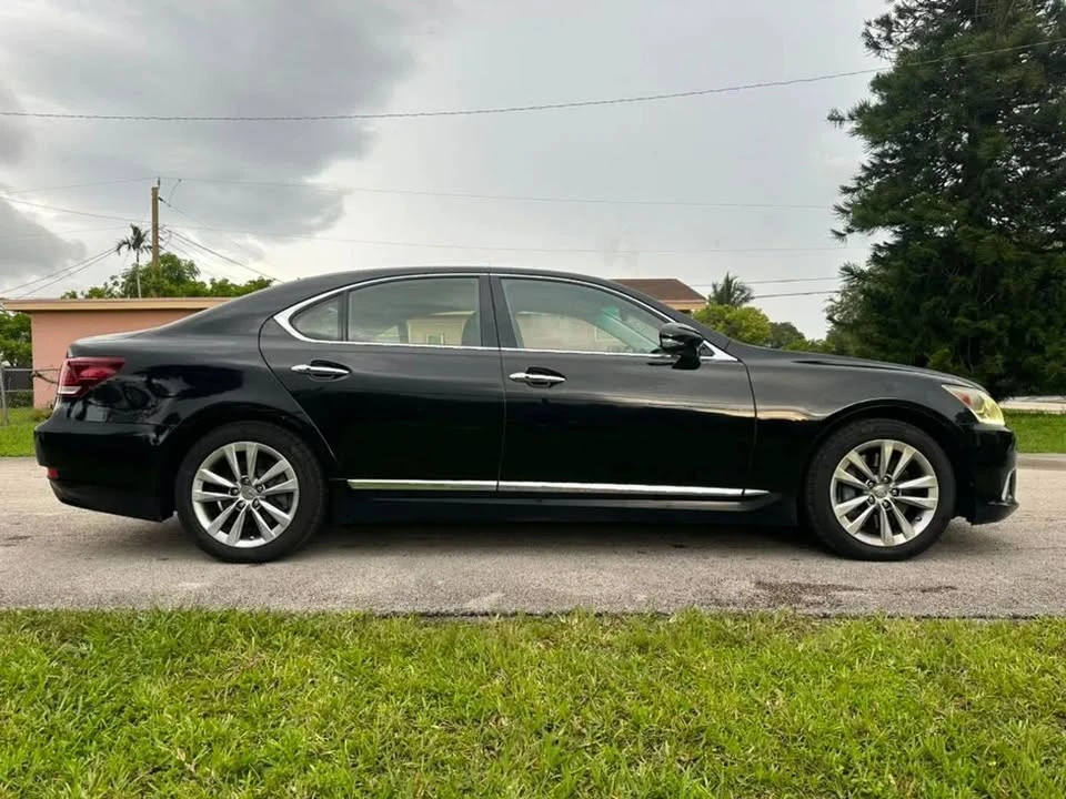 2016 Lexus LS 4th Gen - Image 3 of 20