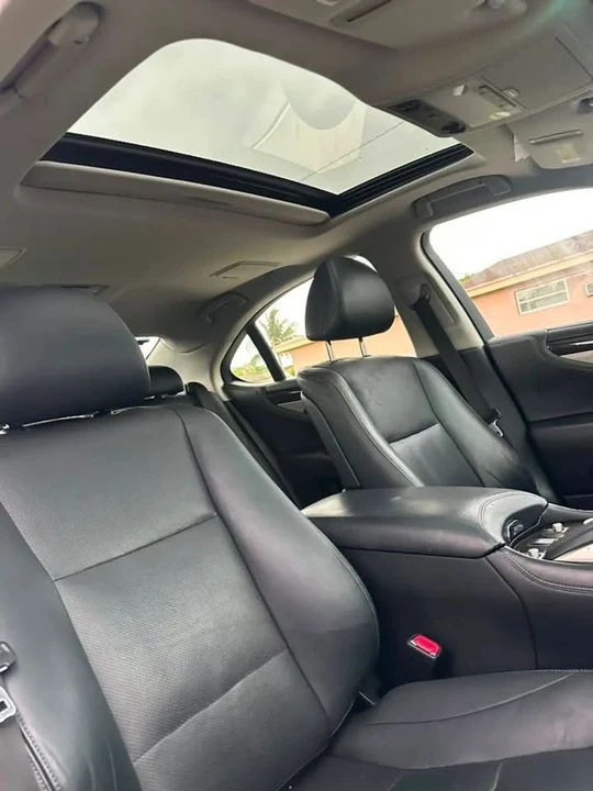 2016 Lexus LS 4th Gen - Image 19 of 20