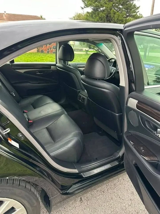 2016 Lexus LS 4th Gen - Image 15 of 20
