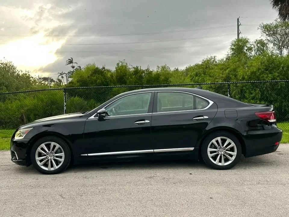 2016 Lexus LS 4th Gen - Image 7 of 20