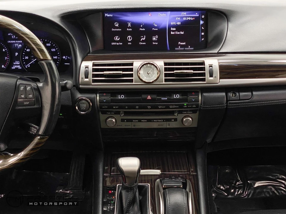 2016 Lexus LS 4th Gen - Image 18 of 31