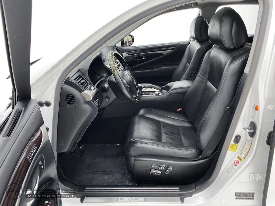 2016 Lexus LS 4th Gen - Image 14 of 31