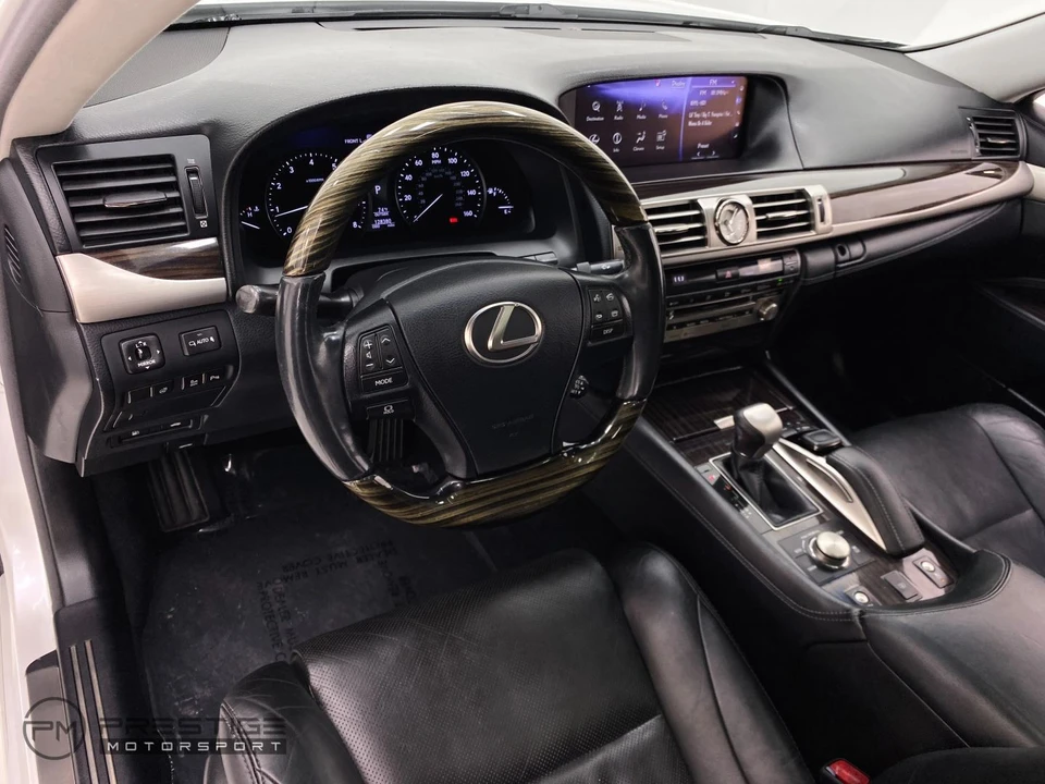 2016 Lexus LS 4th Gen - Image 15 of 31
