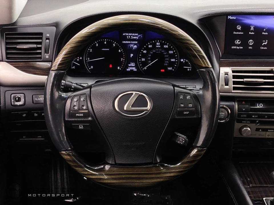 2016 Lexus LS 4th Gen - Image 19 of 31