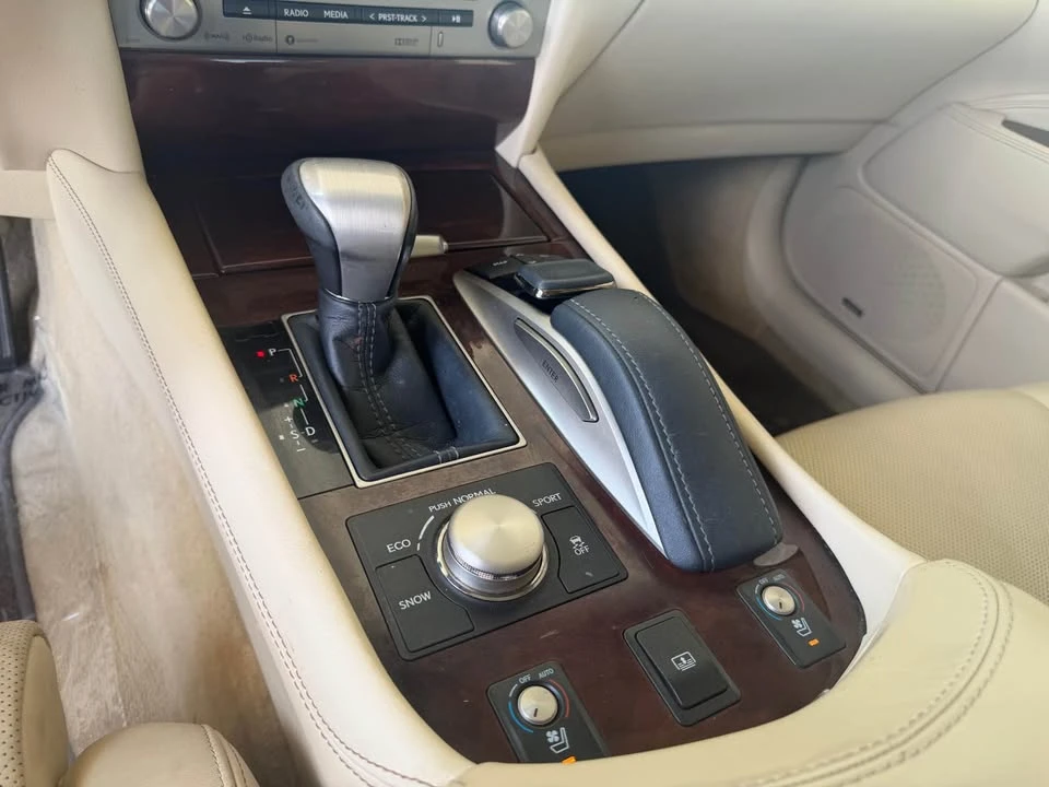 2016 Lexus LS 4th Gen - Image 12 of 17