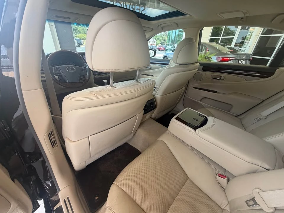 2016 Lexus LS 4th Gen - Image 6 of 17
