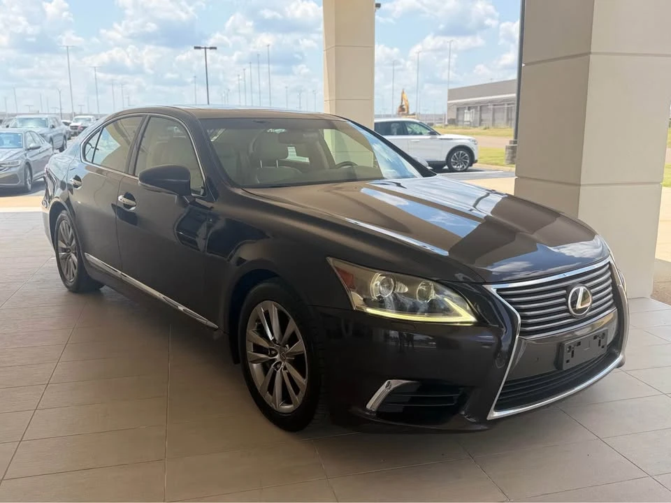 2016 Lexus LS 4th Gen - Image 2 of 17